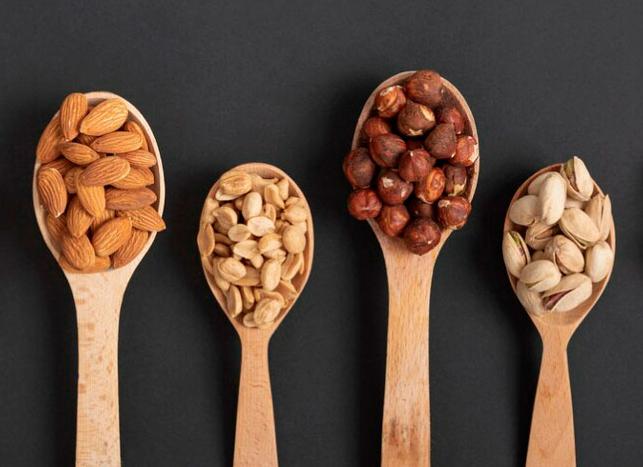 Какие орехи поднимают гемоглобин в крови