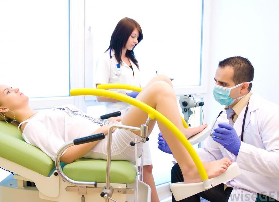 Гинеколог осмотр женщин